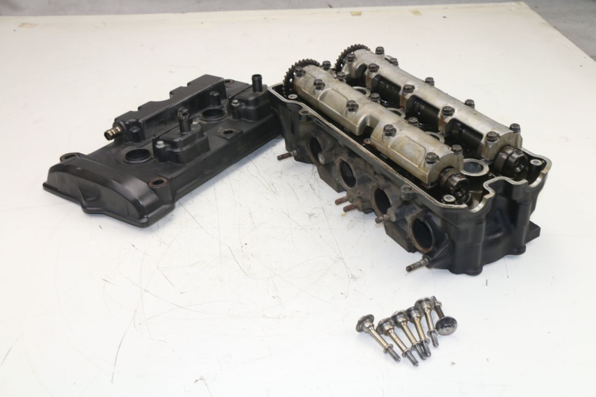 photo de ZYLINDERKOPF HONDA CBF N 600 (2004 - 2007)