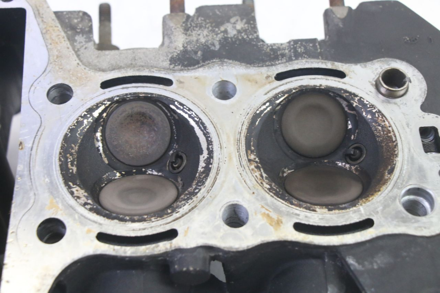 photo de ZYLINDERKOPF KAWASAKI ZR 7 750 (1999 - 2001) - Zoom auf Komponenten