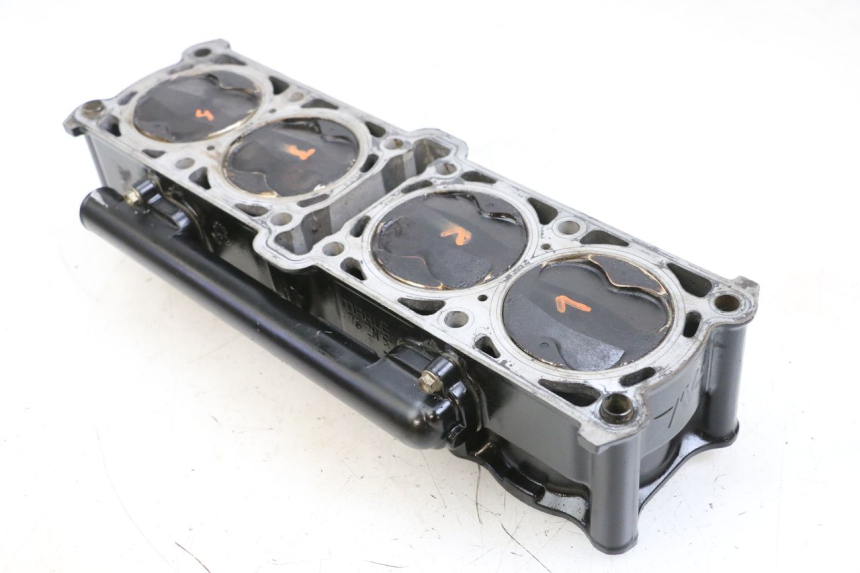 photo de ZYLINDER KOLBEN MV AGUSTA BRUTALE R WALLY 910 (2008 - 2008) - Alternative Perspektive