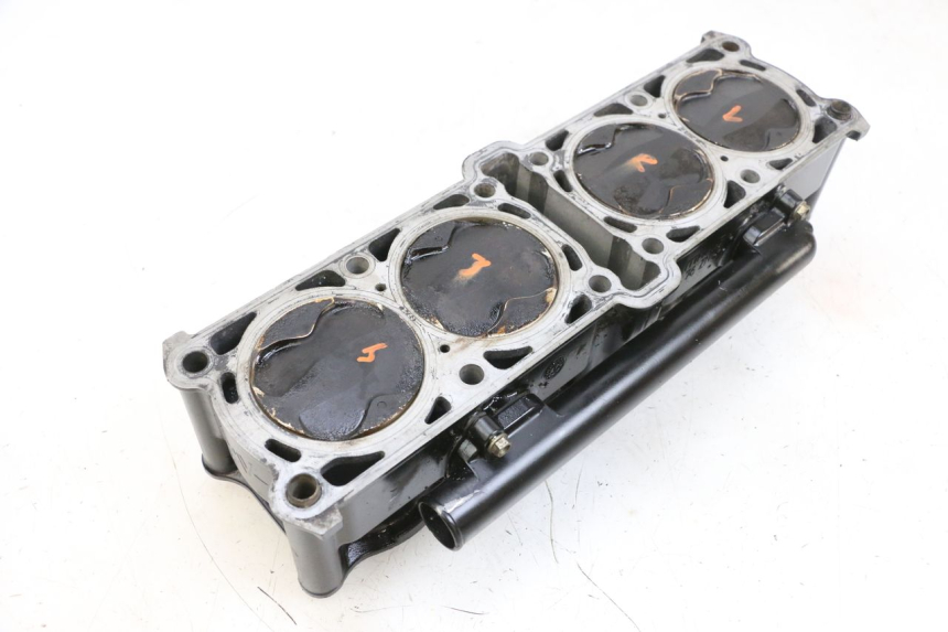 photo de ZYLINDER KOLBEN MV AGUSTA BRUTALE R WALLY 910 (2008 - 2008) - Technische Nahaufnahme