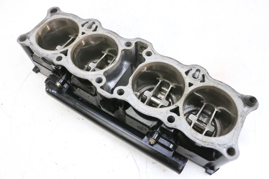 photo de ZYLINDER KOLBEN MV AGUSTA BRUTALE R WALLY 910 (2008 - 2008) - Oberflächenzustand und Material