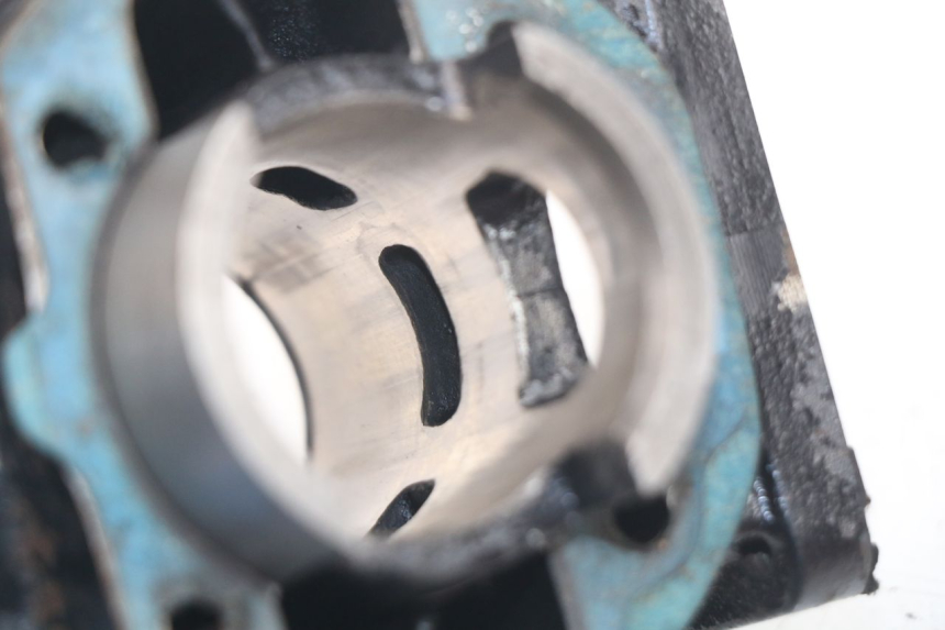 photo de ZYLINDER KOLBEN YAMAHA BW'S 50 (1999 - 2003) - Zoom auf Gebrauchszustand