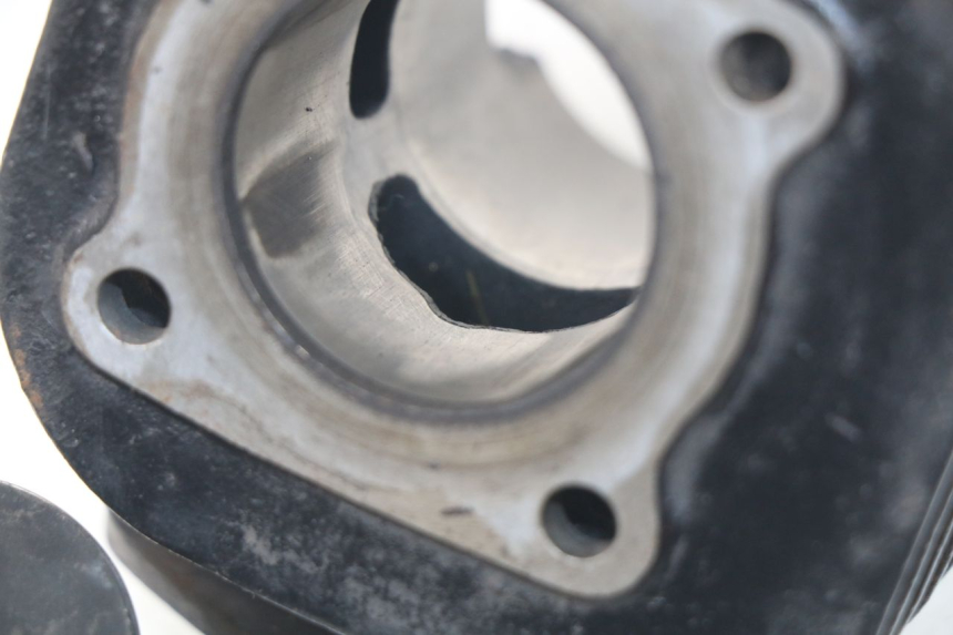 photo de ZYLINDER KOLBEN YAMAHA BW'S 50 (1999 - 2003) - Oberflächenzustand und Material