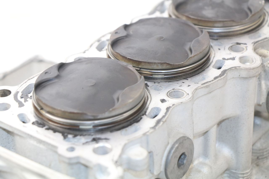 photo de ZYLINDER KOLBEN SUZUKI GSX-R GSXR K16 1000 (2012 - 2016) - Zoom auf Gebrauchszustand