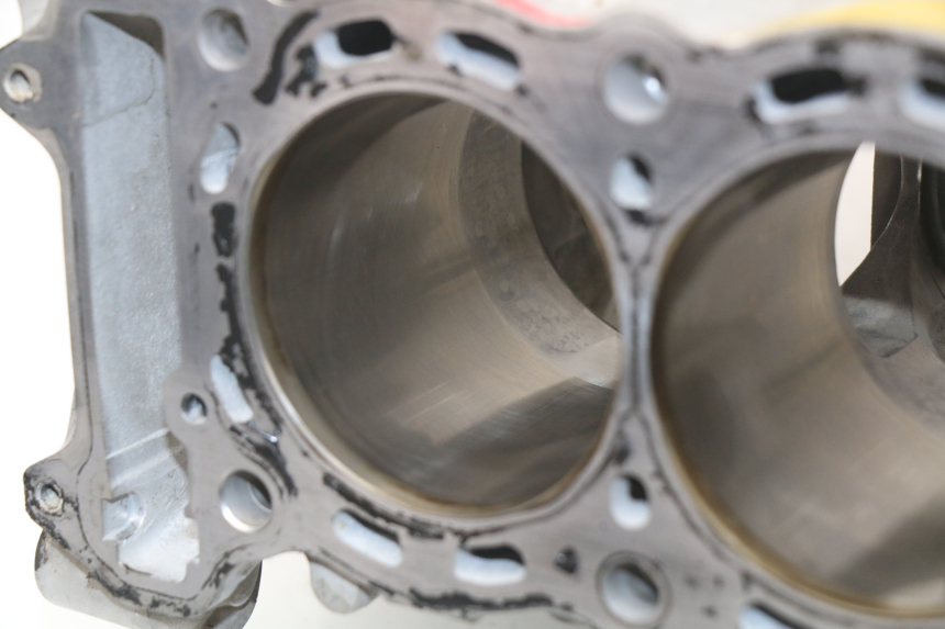 photo de ZYLINDER KOLBEN SUZUKI GSX-R GSXR K16 1000 (2012 - 2016) - Details der Befestigungspunkte