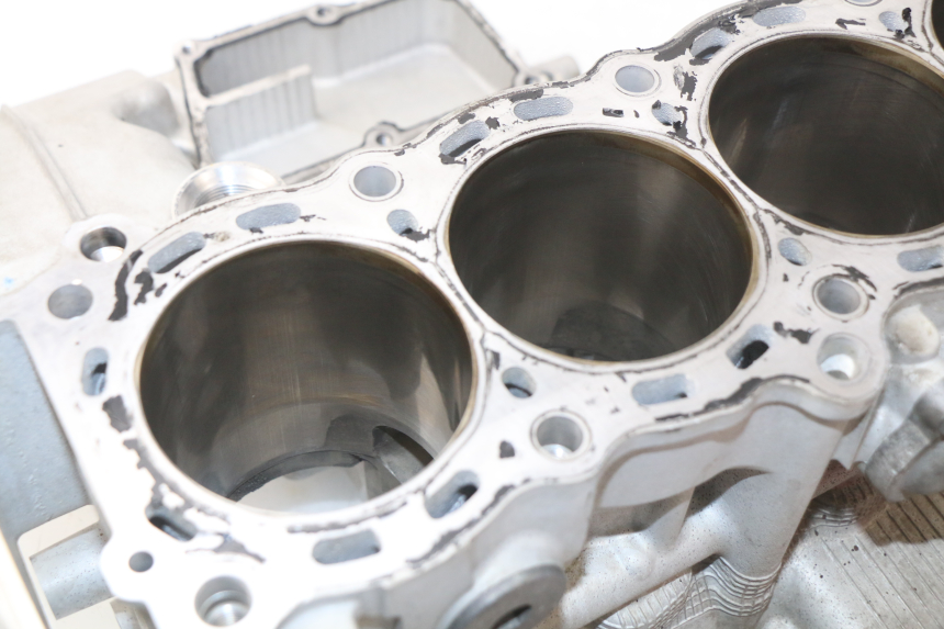 photo de ZYLINDER KOLBEN SUZUKI GSX-R GSXR K16 1000 (2012 - 2016) - Oberflächenzustand und Material