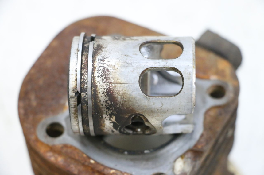 photo de ZYLINDER KOLBEN YAMAHA NEO'S NEOS 2T 50 (1998 - 2007) - Hochauflösende Nahaufnahme