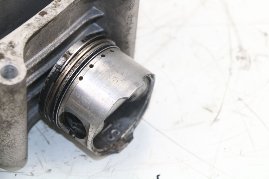 photo de ZYLINDER KOLBEN PEUGEOT V-CLIC VCLIC 50 (2007 - 2013)