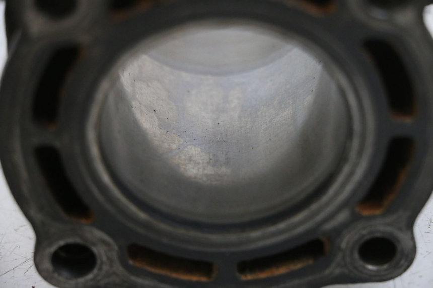 photo de ZYLINDER KOLBEN YAMAHA YP MAJESTY 125 (2002 - 2006) - Details der Befestigungspunkte