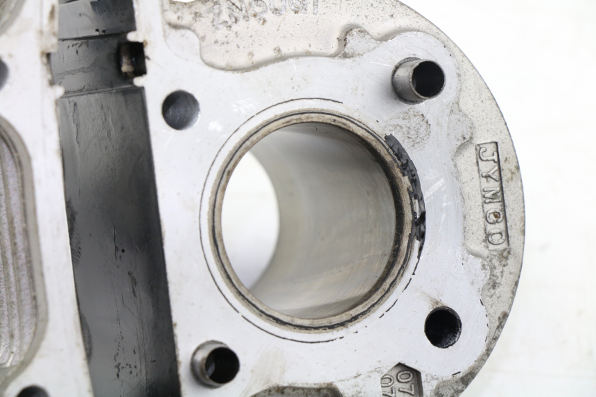 photo de ZYLINDER KOLBEN ZHONGNENG ZN50QT 50 (2005 - 2010) - Details der Befestigungspunkte