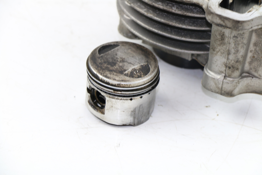 photo de ZYLINDER KOLBEN ZHONGNENG ZN50QT 50 (2005 - 2010) - Oberflächenzustand und Material