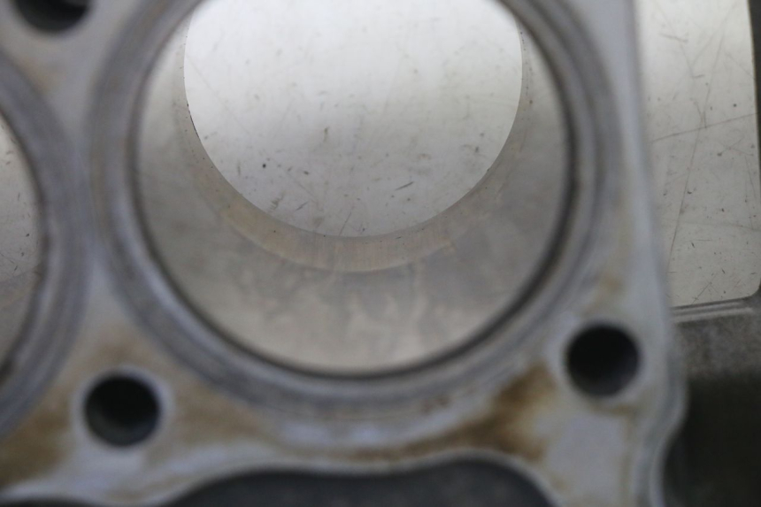 photo de ZYLINDER KOLBEN KAWASAKI ZR 7 750 (1999 - 2001) - Zoom auf Komponenten