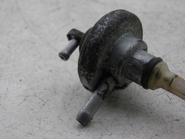 photo de TANKUNTERDRUCK PIAGGIO FLY 2T 50 (2004 - 2017)