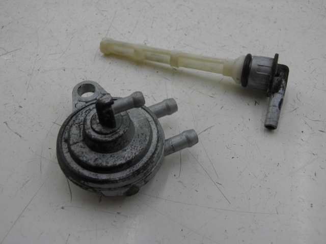 photo de TANKUNTERDRUCK PIAGGIO ZIP 2T 50 (2009 - 2019)