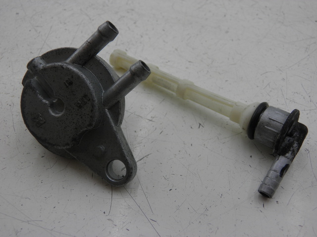 photo de TANKUNTERDRUCK PIAGGIO ZIP 2T 50 (2009 - 2019)