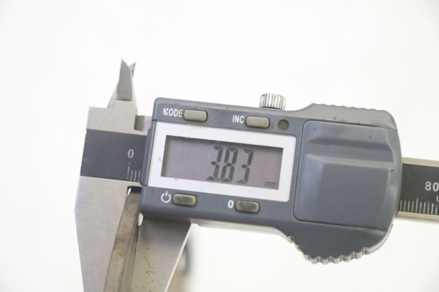 photo de BREMSSCHEIBE VORNE RIDE RACE 2T 50 (2012 - 2017) - Details der Befestigungspunkte