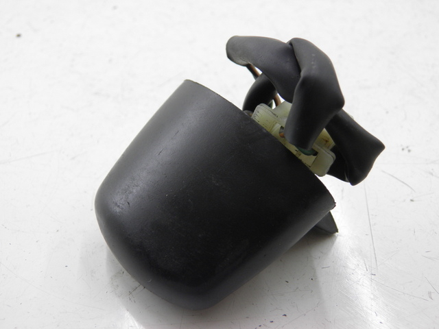 photo de KENNZEICHENBELEUCHTUNG HONDA FES PANTHEON 125 (2003 - 2007)