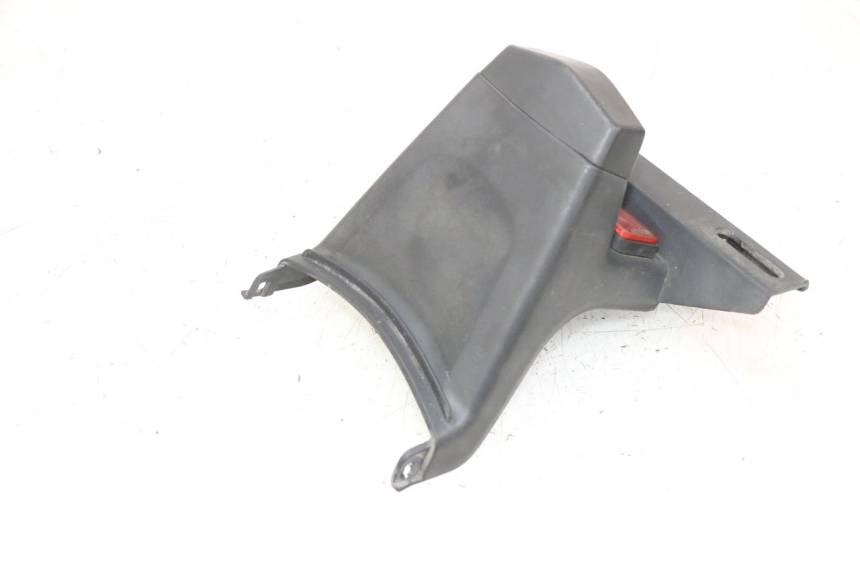 photo de KENNZEICHENBELEUCHTUNG JM MOTORS SANTANA 50 (2014 - 2023) - Details der Befestigungspunkte