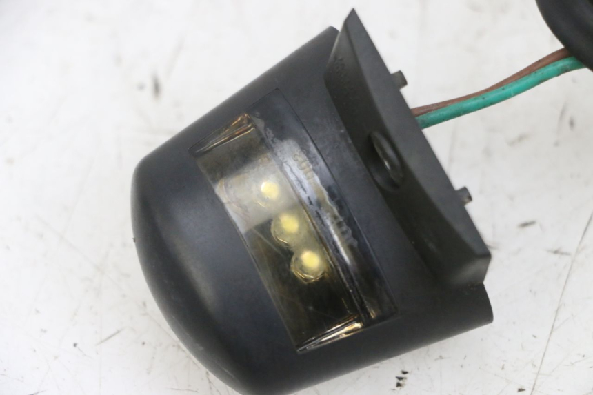 photo de KENNZEICHENBELEUCHTUNG PEUGEOT SPEEDFIGHT 4 4T EFI 50 (2021 - 2025) - Alternative Perspektive