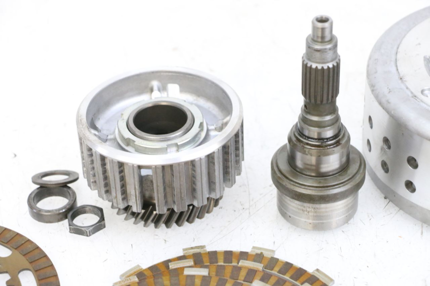 photo de KUPPLUNG SUZUKI BURGMAN EXECUTIVE ABS 650 (2006 - 2012) - Details der Befestigungspunkte