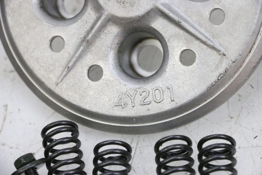 photo de KUPPLUNG YAMAHA TTR 125 (2000 - 2020) - Details der Befestigungspunkte