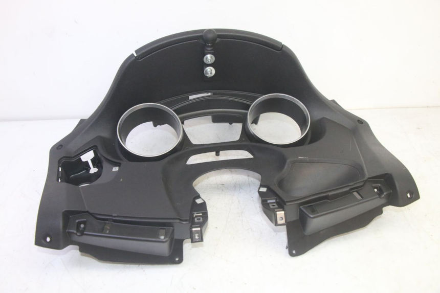 photo de TACHO VERKLEIDUNG PIAGGIO MP3 HPE 350 (2018 - 2020) - Detailansicht des Bauteils