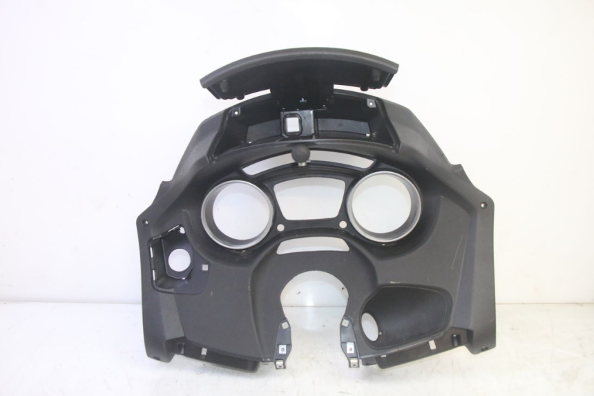 photo de TACHO VERKLEIDUNG PIAGGIO MP3 HPE 350 (2018 - 2020) - Zoom auf Gebrauchszustand