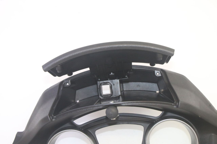 photo de TACHO VERKLEIDUNG PIAGGIO MP3 HPE 350 (2018 - 2020) - Alternative Perspektive