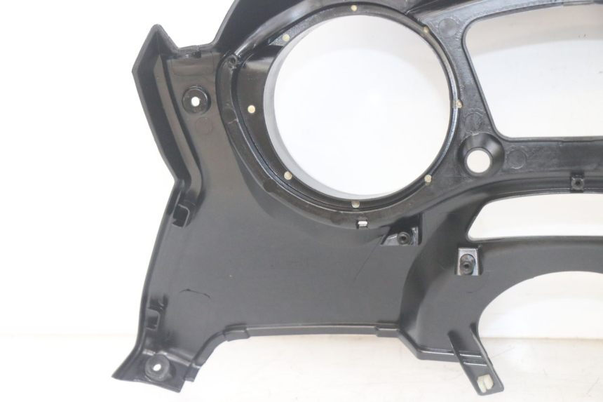 photo de TACHO VERKLEIDUNG PIAGGIO MP3 HPE 300 (2019 - 2026) - Weitere Ansicht des Artikels