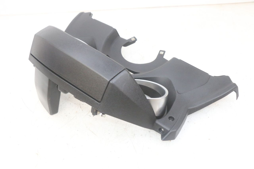 photo de TACHO VERKLEIDUNG PIAGGIO MP3 HPE 300 (2019 - 2026) - Charakteristische Merkmale