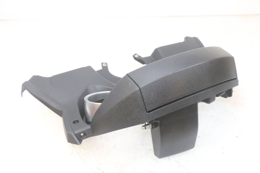 photo de TACHO VERKLEIDUNG PIAGGIO MP3 HPE 300 (2019 - 2026) - Zoom auf Komponenten