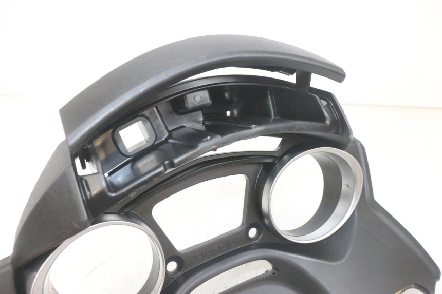 photo de TACHO VERKLEIDUNG PIAGGIO MP3 HPE 300 (2019 - 2026) - Technische Nahaufnahme