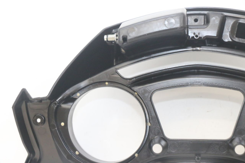 photo de TACHO VERKLEIDUNG PIAGGIO MP3 HPE 300 (2019 - 2026) - Kennzeichnungen und Originalreferenzen