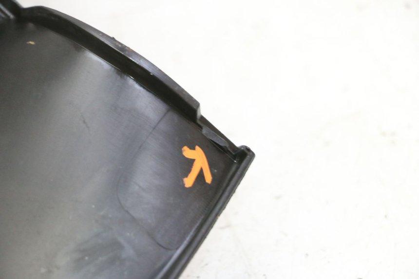 photo de TACHO VERKLEIDUNG PIAGGIO MP3 LT 300 (2010 - 2016) - Details der Befestigungspunkte