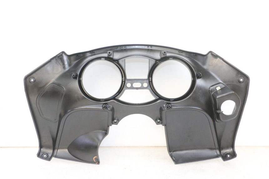 photo de TACHO VERKLEIDUNG PIAGGIO MP3 RL 250 (2007 - 2010) - Details der Befestigungspunkte