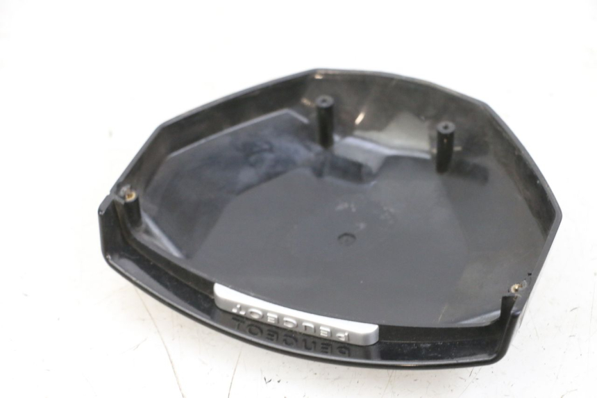 photo de TACHO VERKLEIDUNG PEUGEOT SPEEDFIGHT 4 4T EFI 50 (2021 - 2025) - Zoom auf Gebrauchszustand