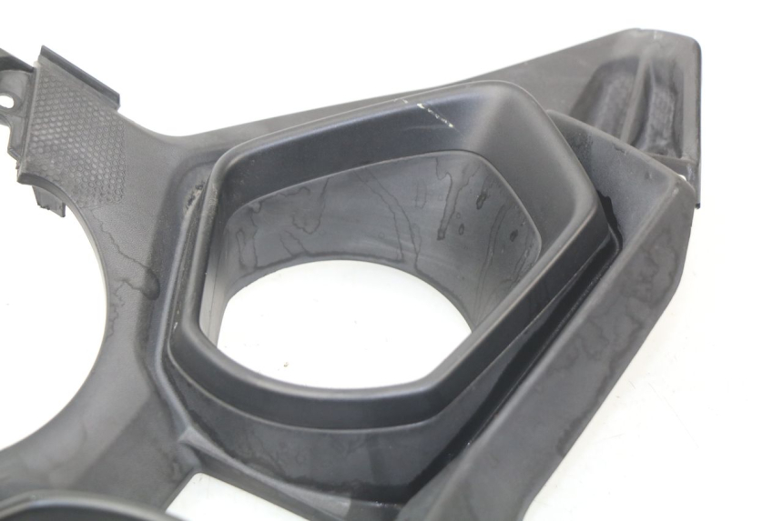 photo de TACHO VERKLEIDUNG YAMAHA XMAX X-MAX ABS 125 (2014 - 2016) - Details der Befestigungspunkte