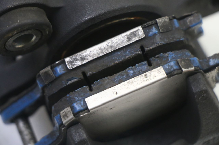photo de BREMSZANGE HINTEN SUZUKI GSR 750 (2011 - 2017)