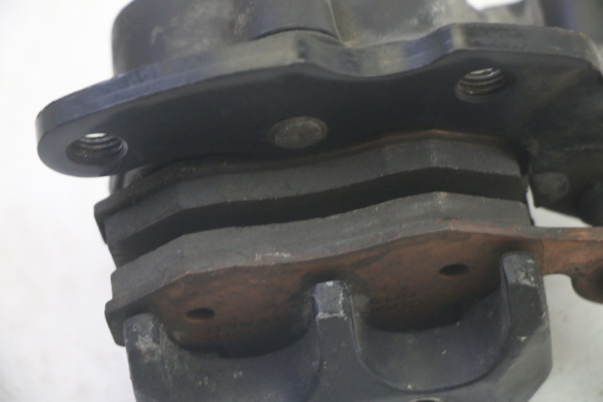 photo de HINTEN BREMSSATTEL PIAGGIO XEVO - X EVO 125 (2007 - 2016) - Details der Befestigungspunkte