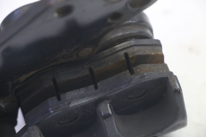 photo de VORDERER BREMSSATTEL SYM FIDDLE 3 III 125 (2014 - 2020) - Details der Befestigungspunkte