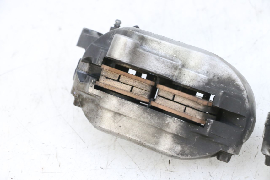 photo de BREMSZANGE VORNE YAMAHA FJR ABS 1300 (2006 - 2012) - Zoom auf Gebrauchszustand