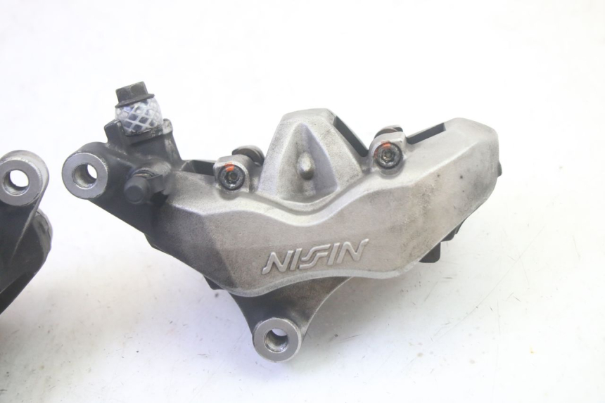 photo de BREMSZANGE VORNE YAMAHA FJR ABS 1300 (2006 - 2012) - Zoom auf Gebrauchszustand