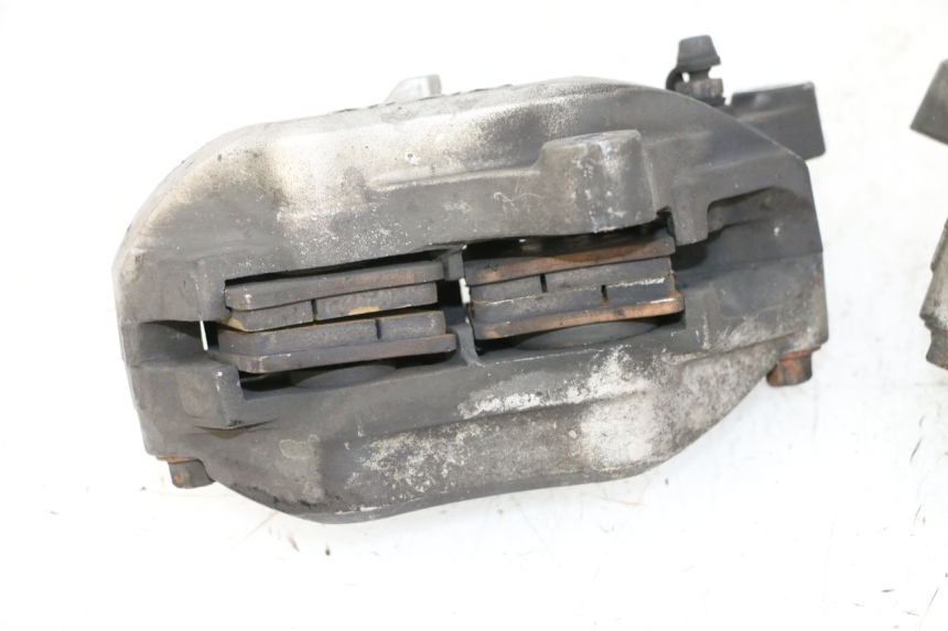 photo de BREMSZANGE VORNE YAMAHA FJR ABS 1300 (2006 - 2012) - Zoom auf Gebrauchszustand