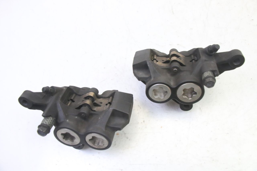 photo de BREMSZANGE VORNE YAMAHA FZ6 FAZER S2 600 (2007 - 2011)