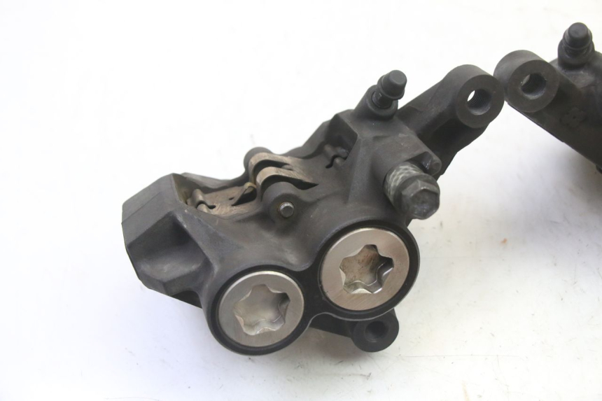 photo de BREMSZANGE VORNE YAMAHA FZ6 FAZER S2 600 (2007 - 2011)
