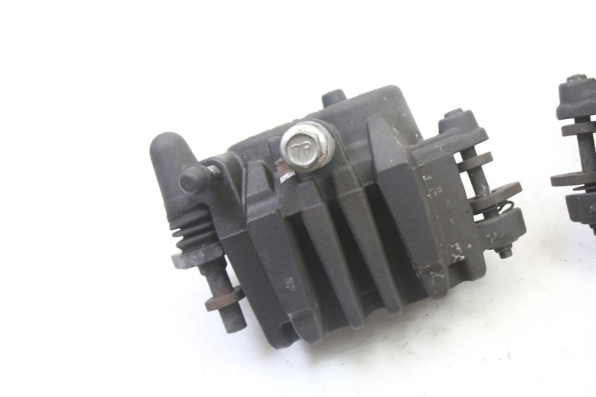 photo de BREMSZANGE VORNE SUZUKI GSR 750 (2011 - 2017)