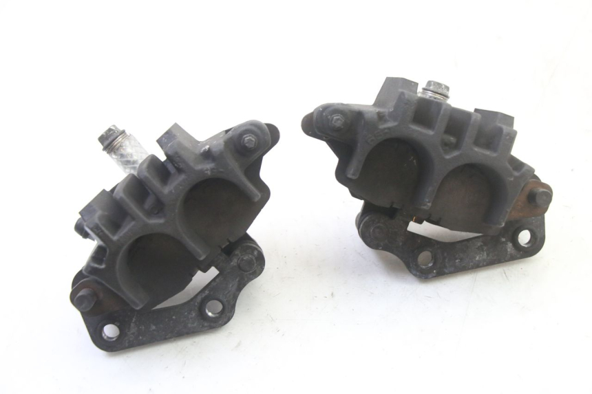 photo de BREMSZANGE VORNE SUZUKI GSR 750 (2011 - 2017)