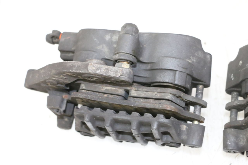 photo de BREMSZANGE VORNE HONDA NTV DEAUVILLE 650 (2001 - 2006)