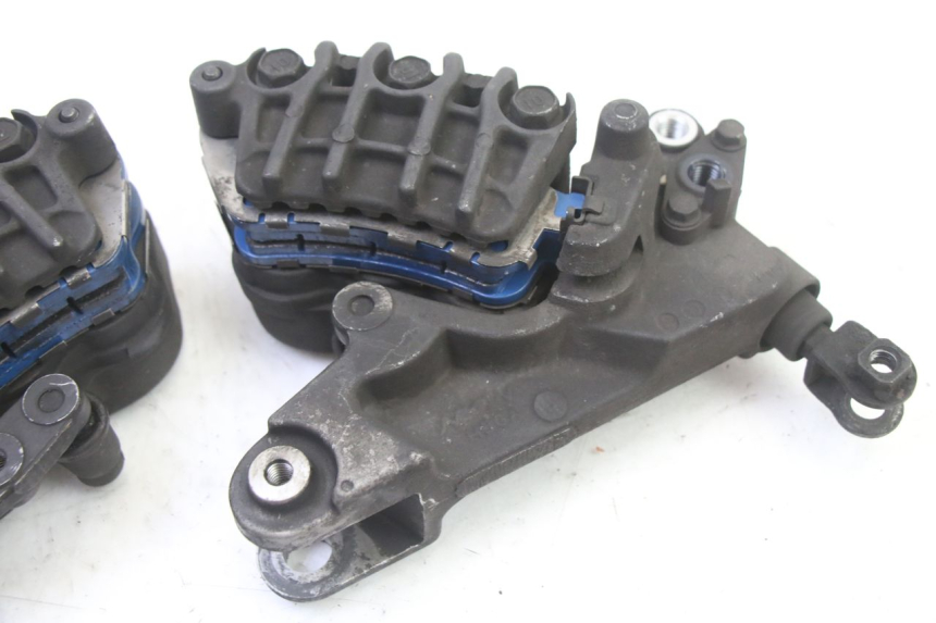 photo de BREMSZANGE VORNE HONDA ST PAN EUROPEAN 1300 (2002 - 2013)