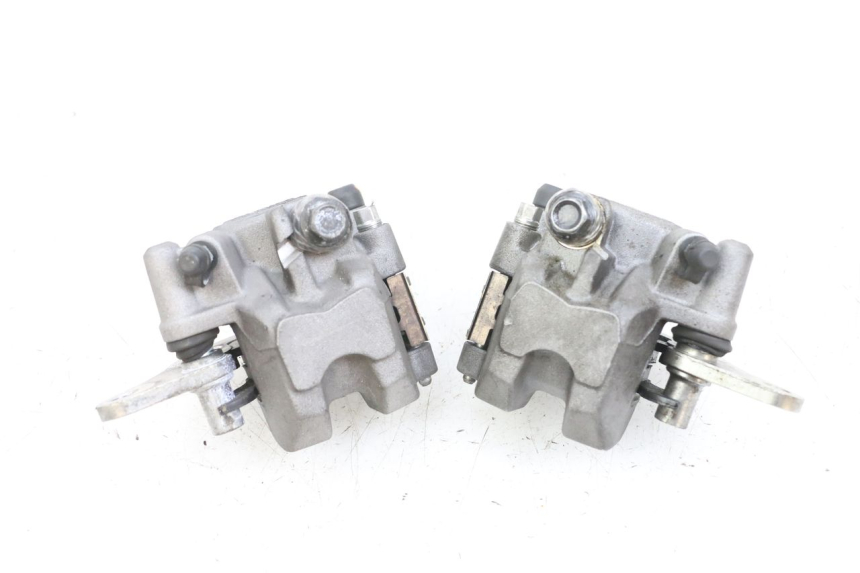 photo de BREMSZANGE VORNE YAMAHA TRICITY 300 (2020 - 2024) - Details der Befestigungspunkte